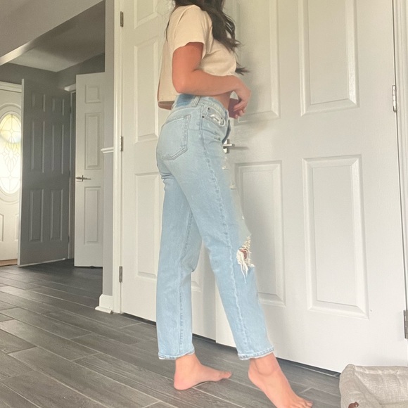 A&F Boyfriend mid rise jeans - Picture 5 of 12